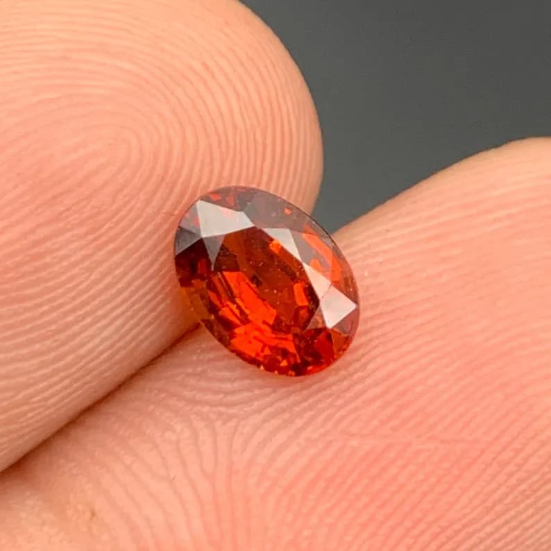 Spessartine Garnet 1.45ct Oval Cut, natural orange garnet from Pakistan, 1.45 ct