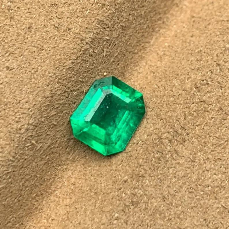 Swat Emerald 0.7ct Emerald Cut, natural green emerald from Swat Valley, Pakistan, 0.7 ct