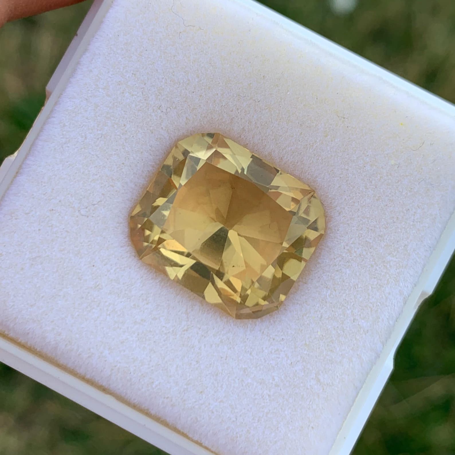 Honey Citrine 22ct Mineral Specimen, natural yellow / gold citrine from Pakistan