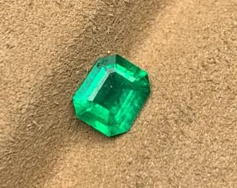 Swat Emerald 0.7ct Emerald Cut, natural green emerald from Swat Valley, Pakistan