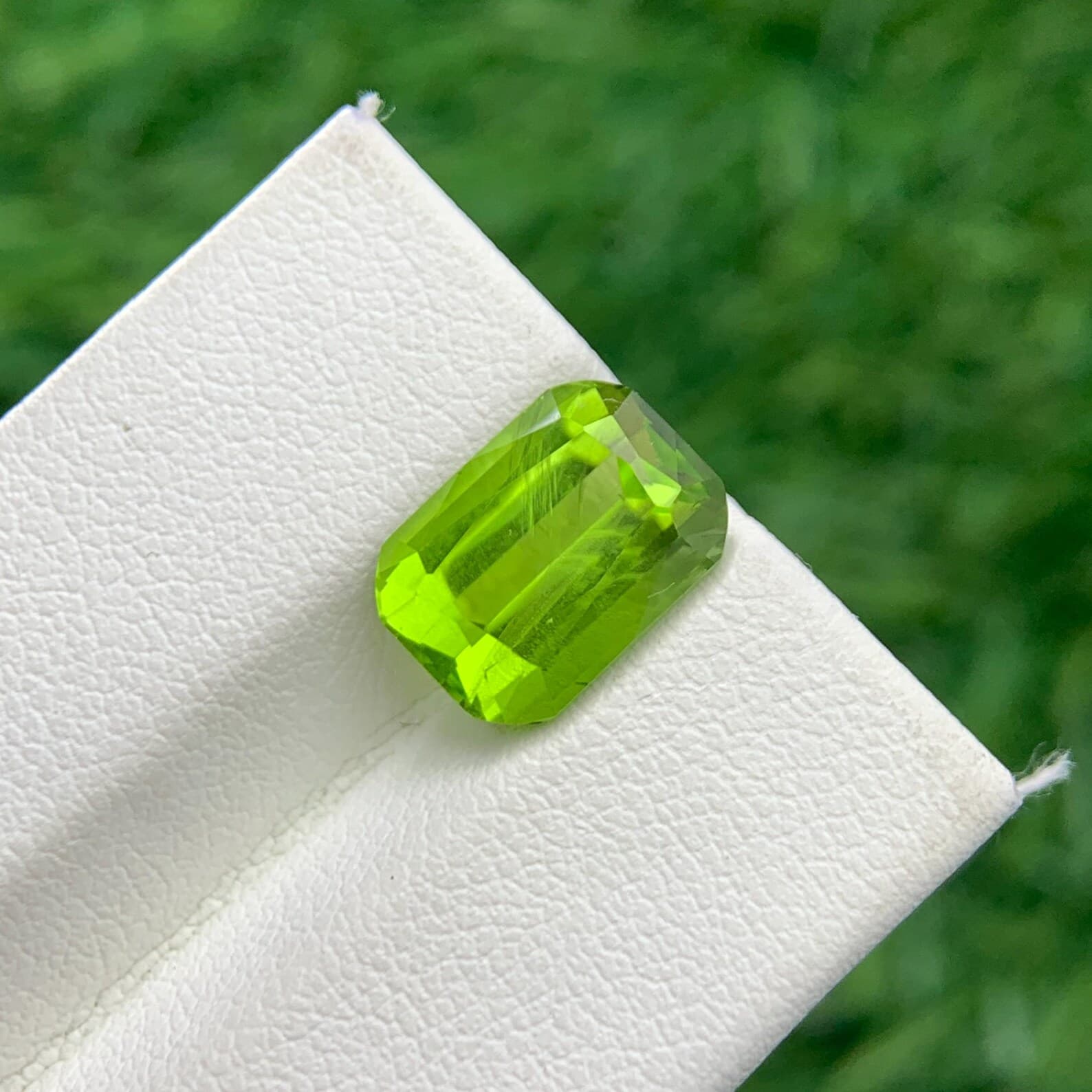 Peridot 4.65ct Cushion Cut, natural green peridot from Pakistan