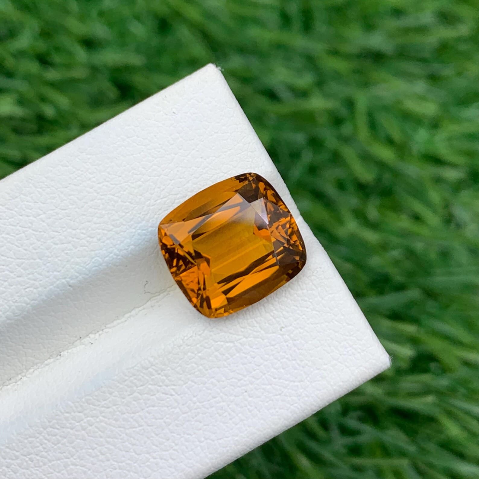 Honey Citrine, natural yellow / gold citrine from Pakistan