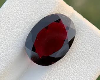 Rhodolite Garnet 6.75ct Oval Cut