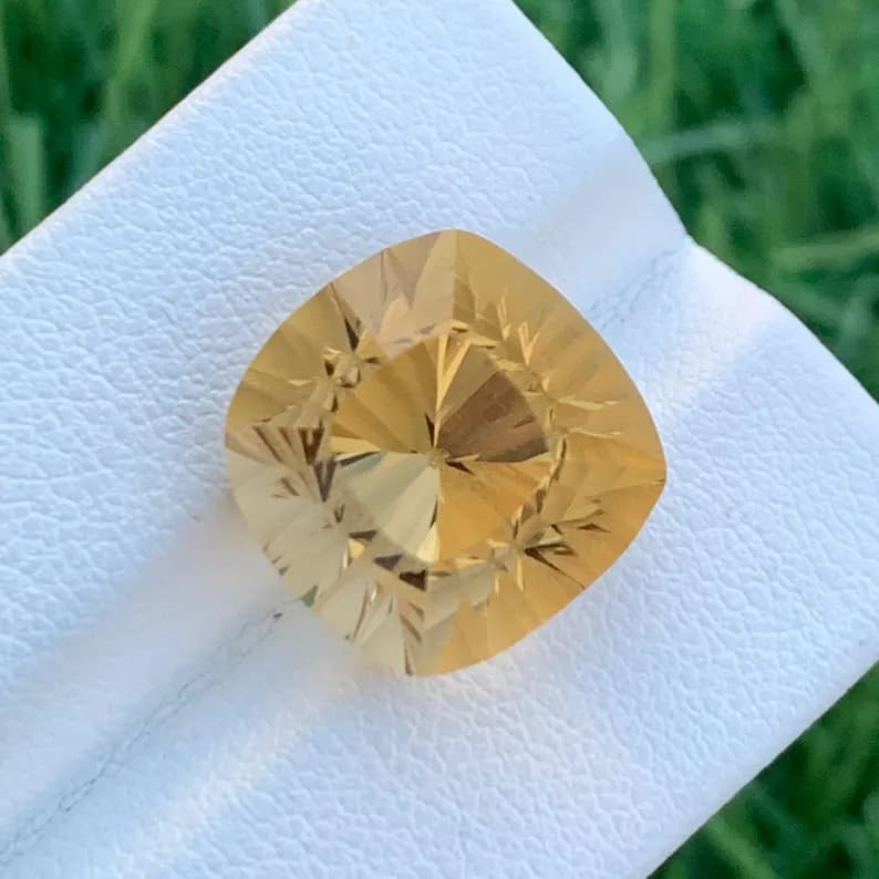 Yellow Citrine 12.5ct Fancy Cut, natural yellow / gold citrine from Pakistan, 12.5 ct