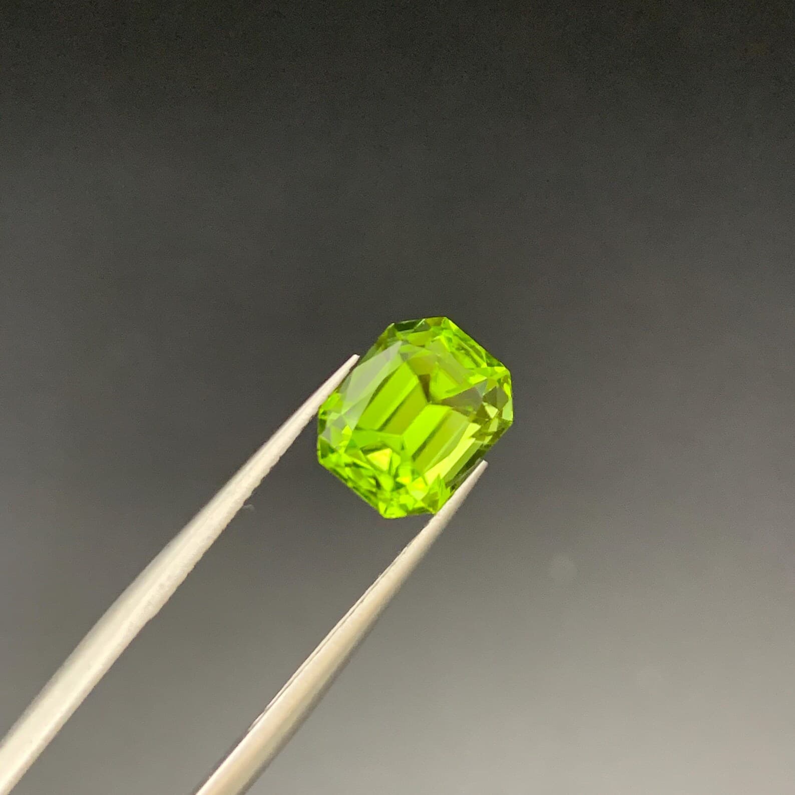 Peridot 4.3ct Emerald Cut, natural green peridot from Pakistan