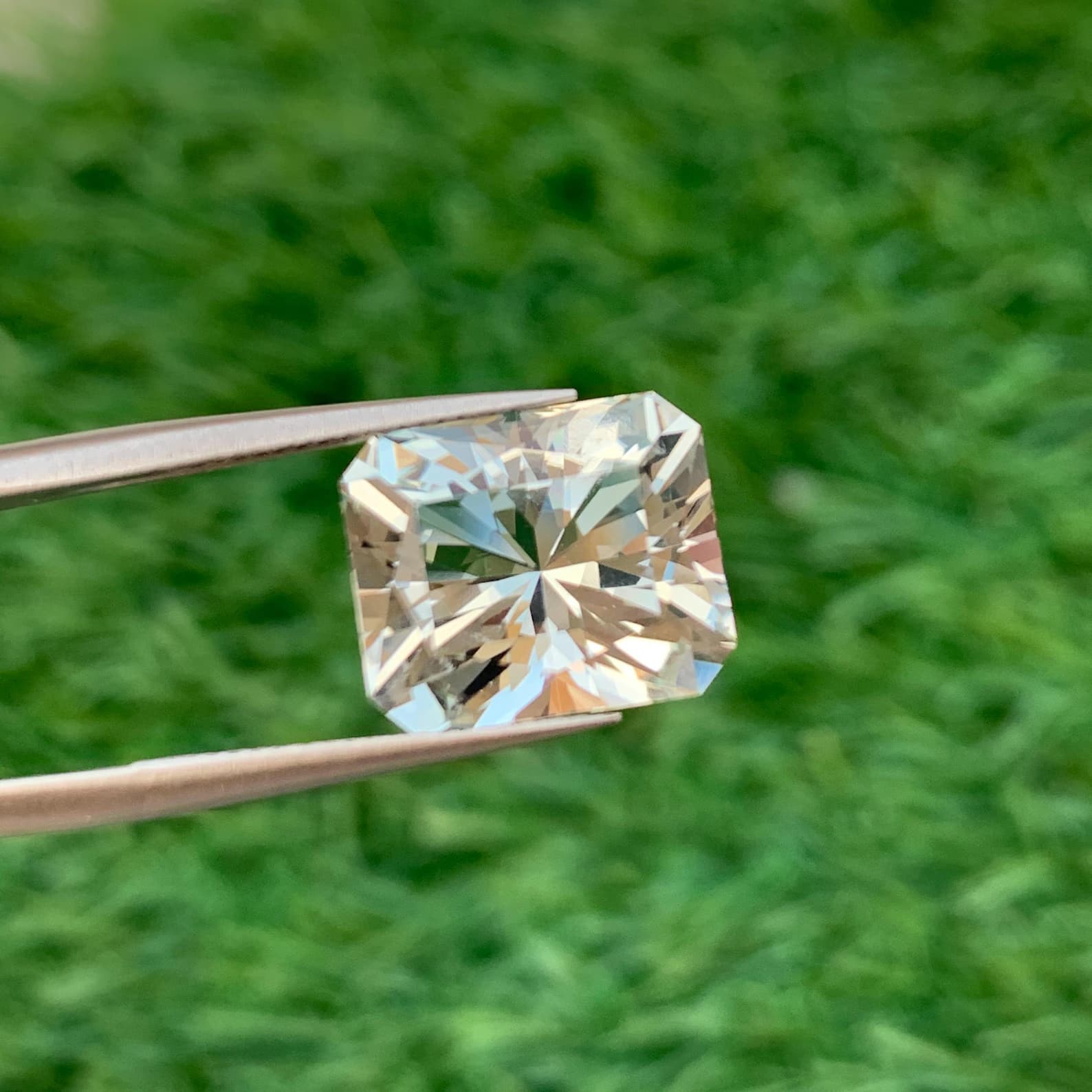 Prasiolite (Green Amethyst) 7.4ct Radiant Cut, natural green amethyst from Pakistan
