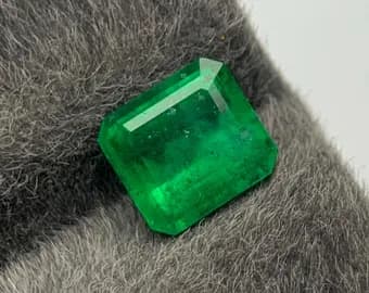 Emerald 1.53ct, natural green emerald from Pakistan