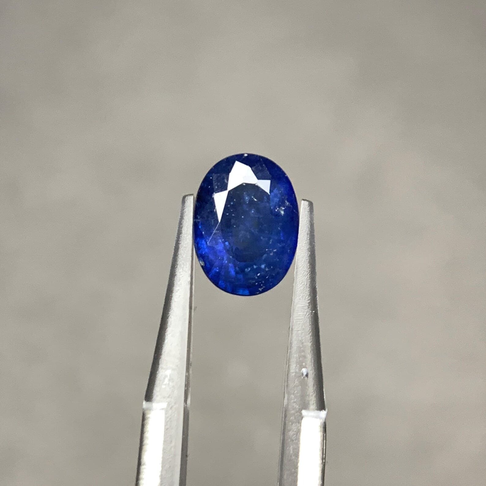 Sapphire 1.55ct Oval Cut, natural blue sapphire from Pakistan