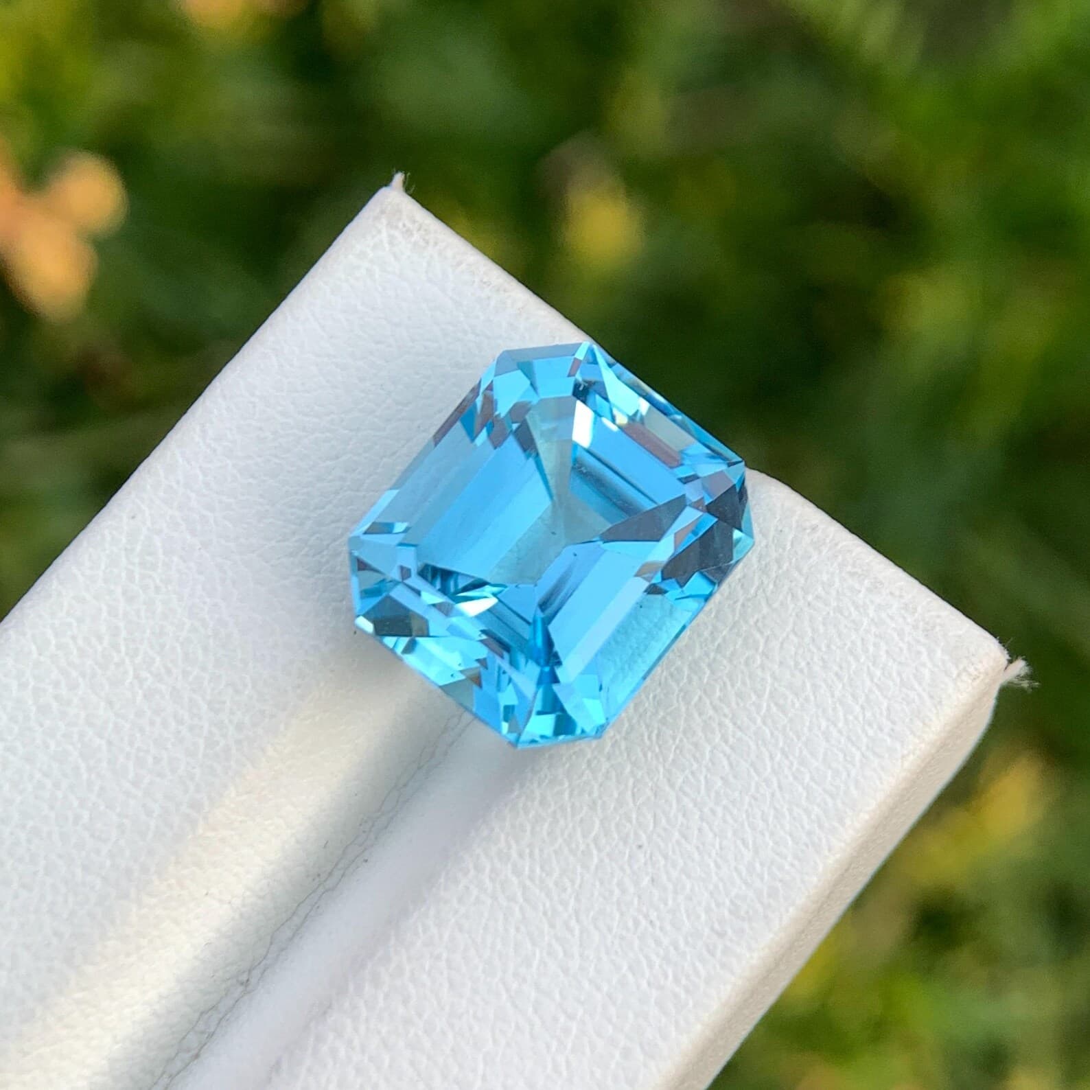 Sky Blue Topaz Emerald Cut, natural green topaz from Pakistan