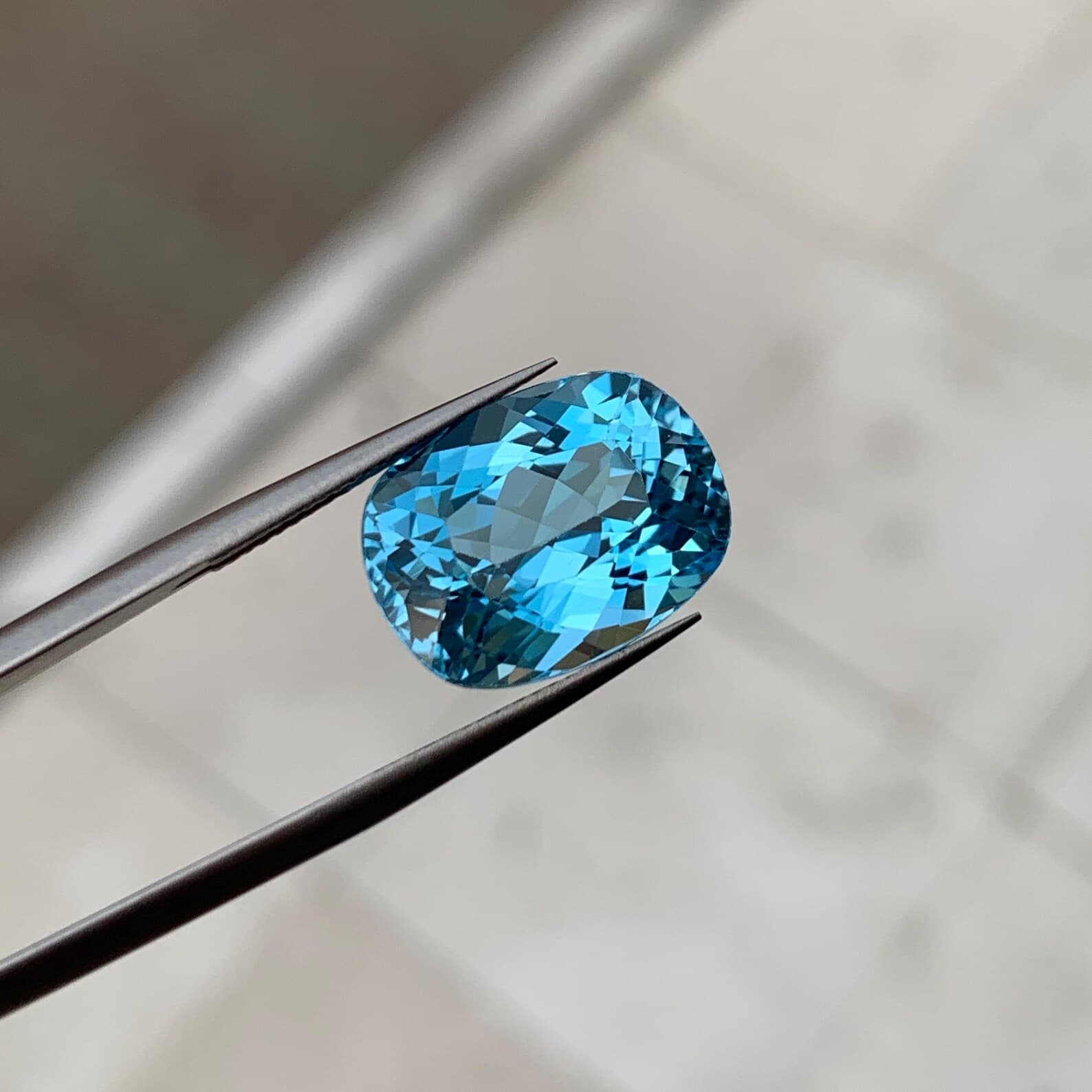 Sky Blue Topaz Round Brilliant Cut, natural blue topaz from Pakistan
