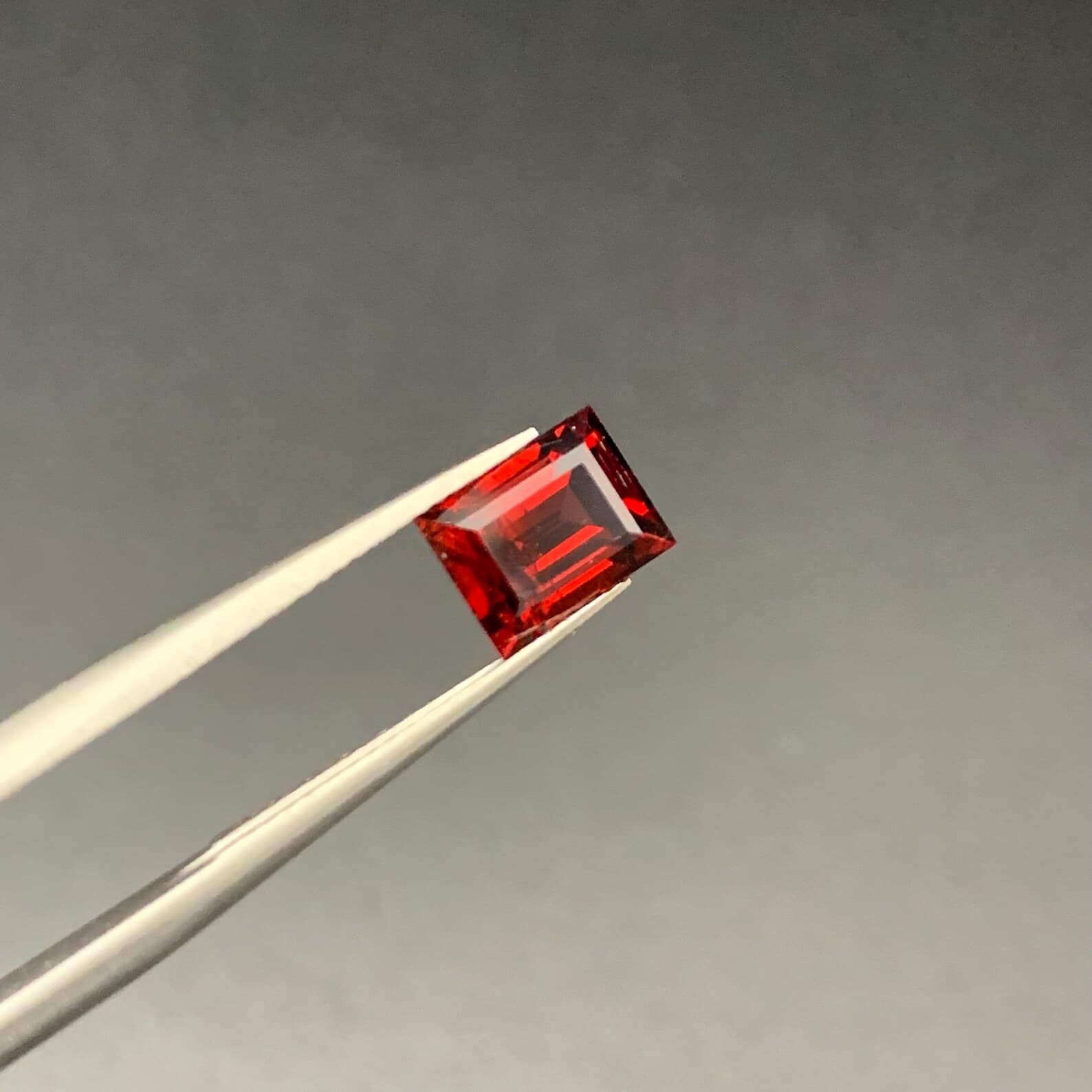 Rhodolite Garnet Baguette Cut, natural red garnet from Pakistan