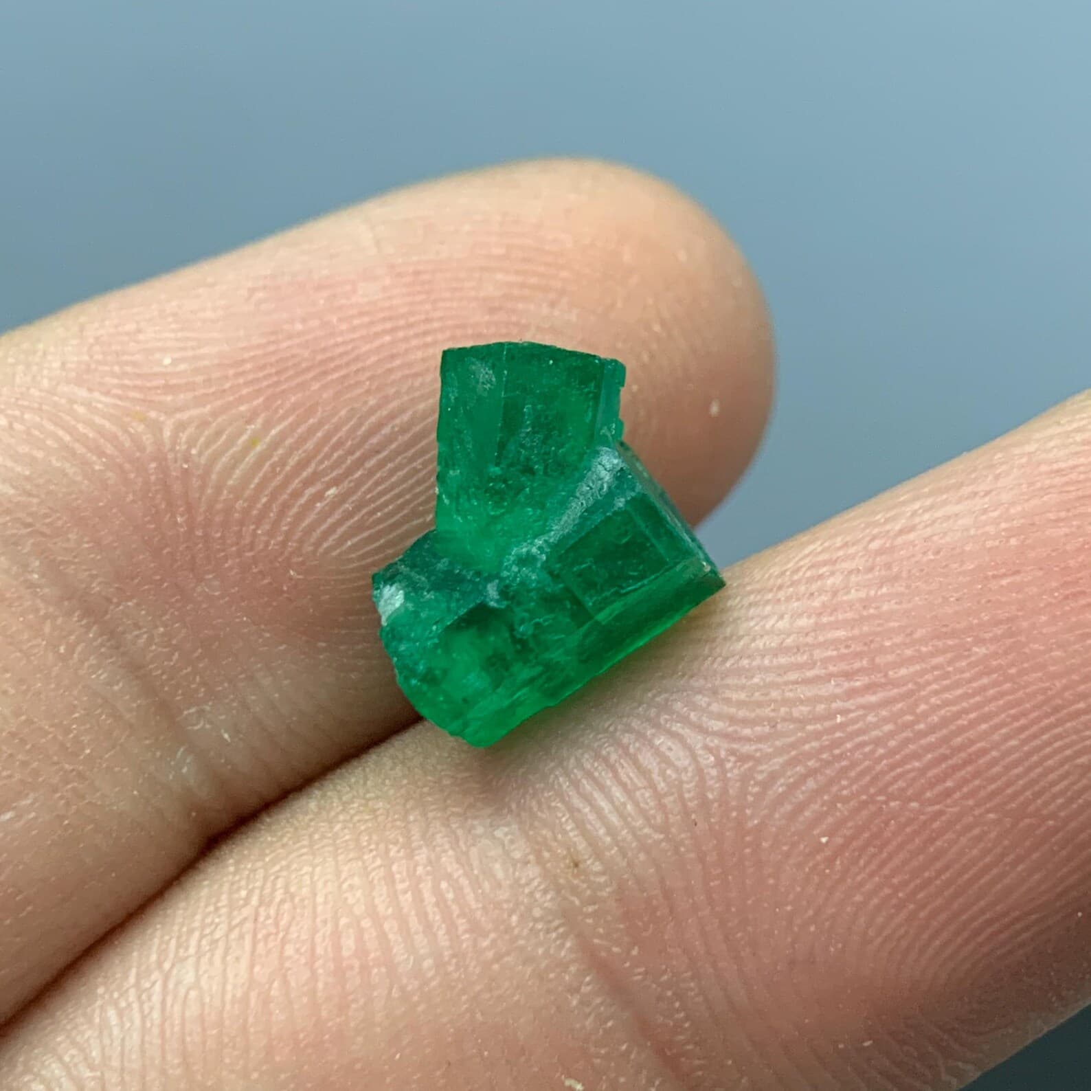 Emerald 5ct Mineral Specimen, natural green emerald from Pakistan