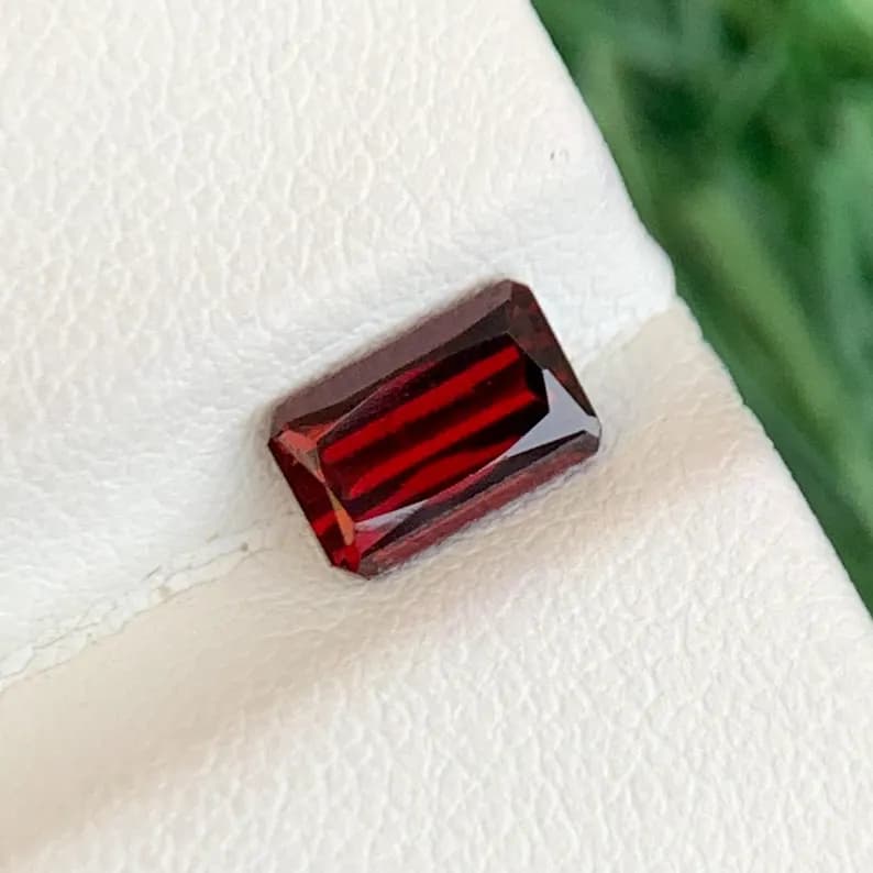 Rhodolite Garnet 1.7ct Emerald Cut, natural red garnet from Pakistan, 1.7 ct